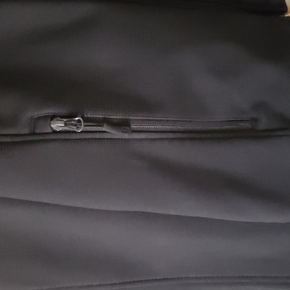 Free Country Men's Black Softshell Jacket NEW Condition - Picture 4 of 7